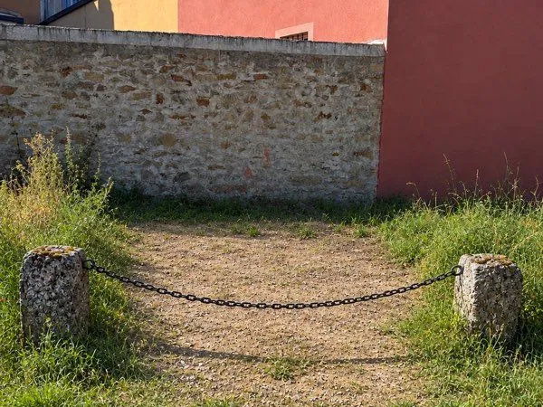 Emplacement de stationnement privé / centre ville Langogne