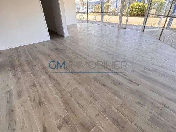 Local d'activité 112 m²