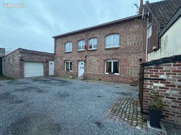 Maison 133 m² - Terrain 800 m² - Garage 45 m² - Roost-Warendin