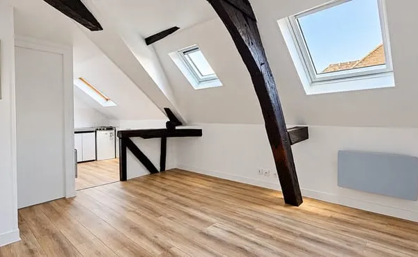 Evreux centre ville - quartier du cinéma - Studio entièremen
