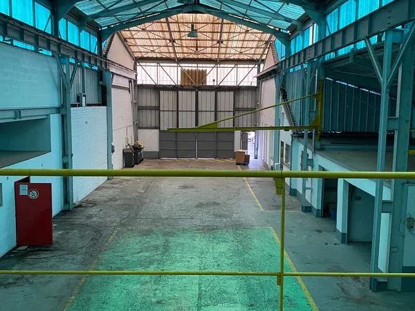 🏭 Opportunité à Escaudain : Entrepôt / Local d'activité 600 m² entièrement équipé (Pont Roulant)