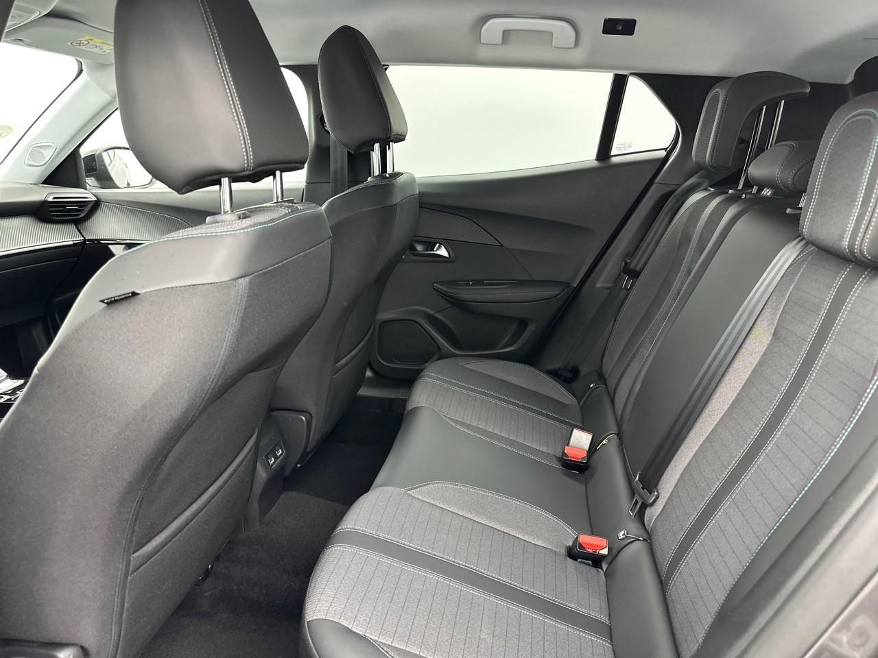 Peugeot 2008 bluehdi 130 s&s eat8 allure pack — photo 12