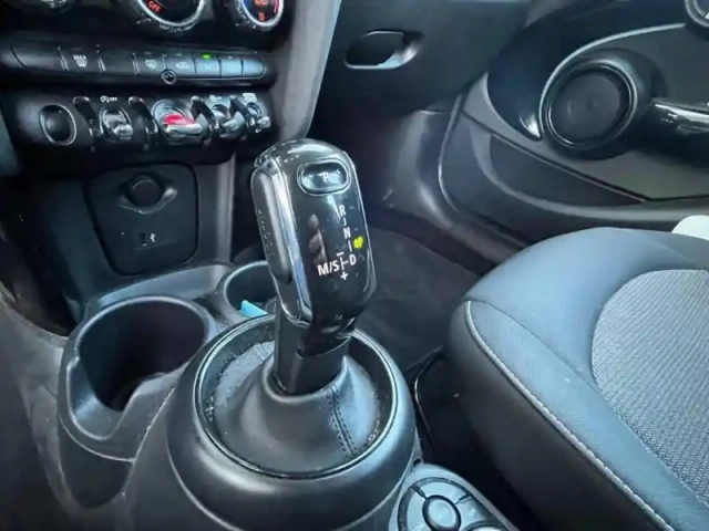 Mini Mini 5 portes cooper 136ch  essential bva7 — photo 11