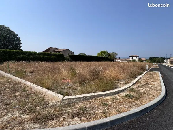 Vend terrain constructible