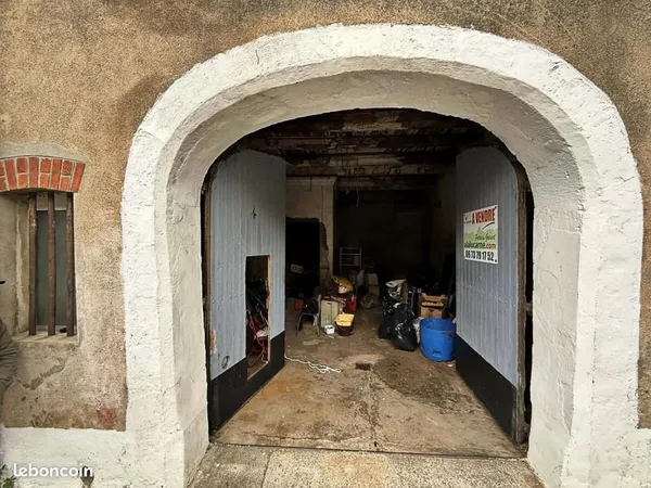 Remise 1 pièce 45 m²