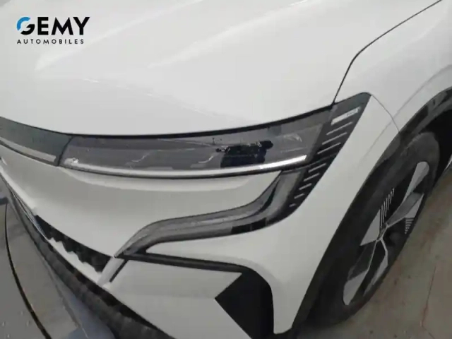 Renault Megane e-tech ev40 130ch standard charge — photo 35