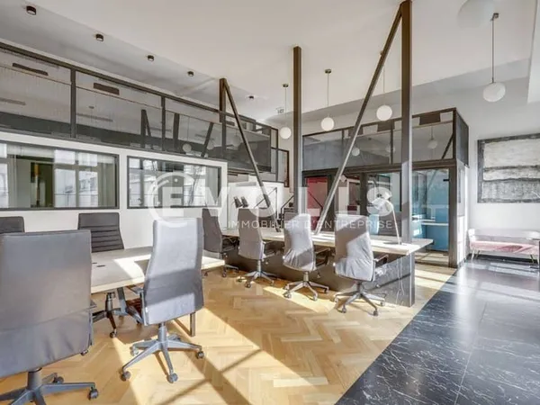 Bureau 354 m²