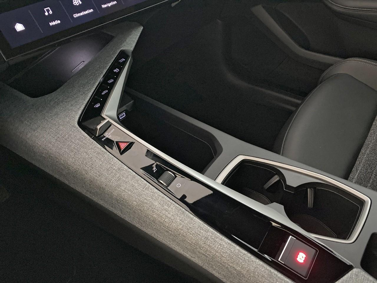 Peugeot 3008 hybrid 145 e-dcs6 allure — photo 17