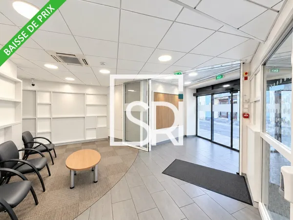 Local professionnel 218 m²