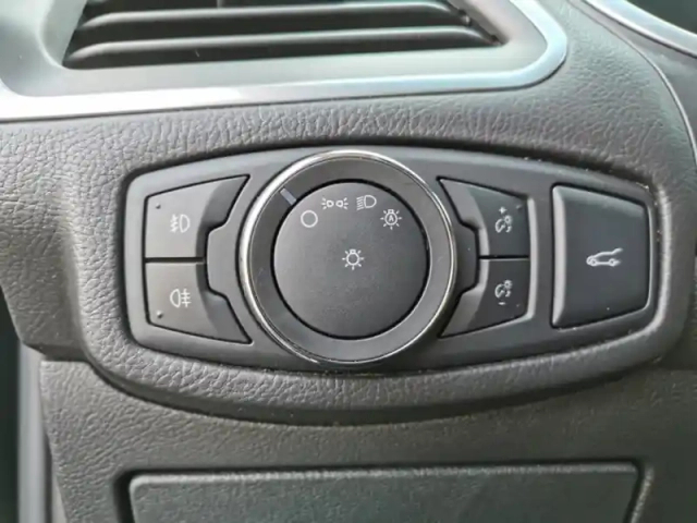 Ford Edge titanium 4x4 2.0 tdci 180 ch b — photo 16