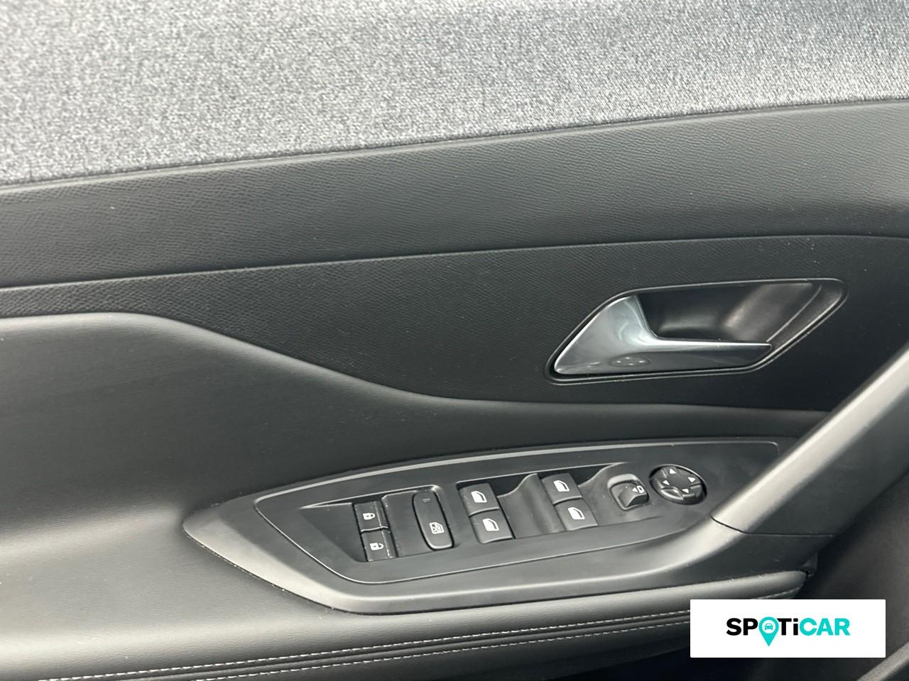 Peugeot 308 phev 180ch allure pack e-eat8 — photo 16