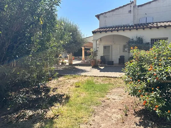 Maison A vendre BEAUCAIRE maison en pierre 5 pièces 127m² avec garage, terrasse et terrain attenant