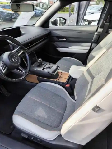 Mazda Mx-30 e-skyactiv 145 ch — photo 10