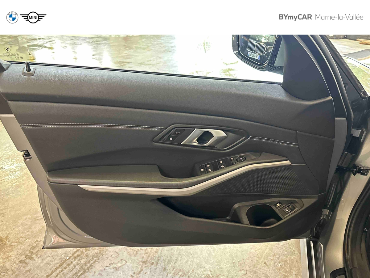 BMW Touring 320e 204 ch BVA8 — photo 24