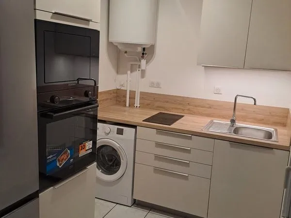 Location T1 rénové 31 m2 proximité Gare Part-Dieu