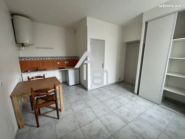 Studio 1 pièce 17 m²
