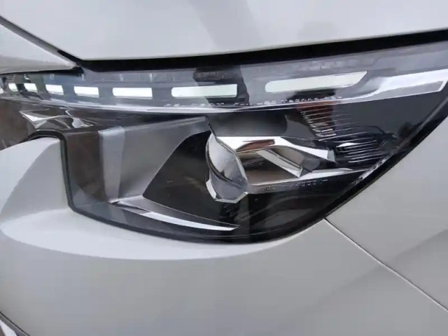 Peugeot 3008 hybrid4 300 e-eat8 gt — photo 14
