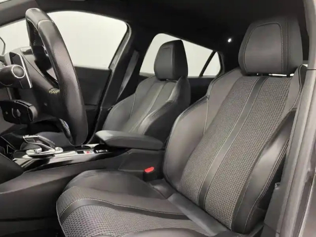 Peugeot 2008 puretech 130 s&amp;s eat8 — photo 14