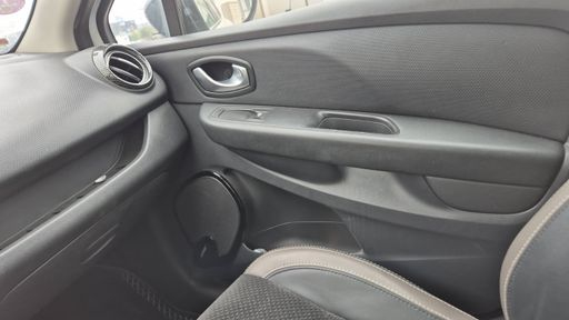 Renault Clio 1.2 TCe 120 Energy - Edition One – 2017 – 109222 km – Essence – Boîte Manuelle — photo 13