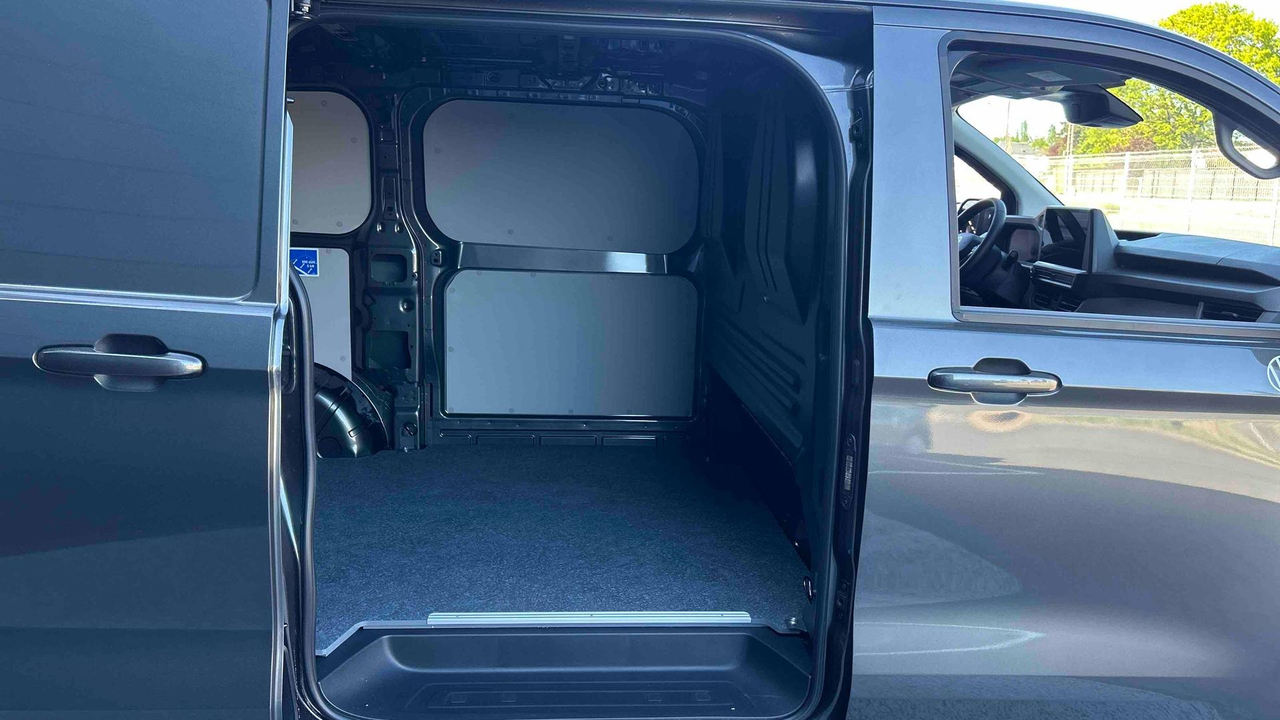 Volkswagen Utilitaires TRANSPORTER VAN L1H1 2.0 TDI 150 BVA8 — photo 20