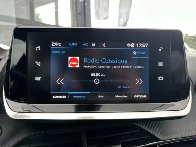 Peugeot 2008 1.2 puretech 130ch s&amp;s allure business eat8 — photo 8