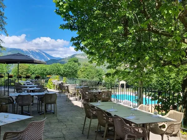 à vendre - fonds de commerce restaurant - montbrun-les-bains (26)