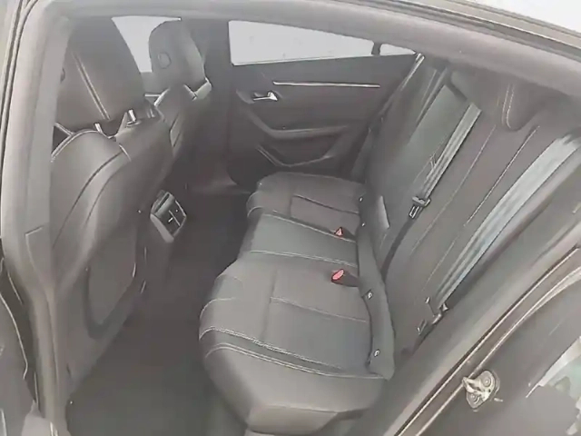 Peugeot 508 hybrid 225 e-eat8 — photo 35