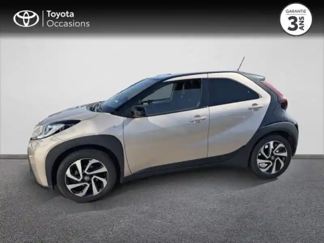 Toyota Aygo x 1.0 vvt-i 72ch design s-cvt my23 — photo 18