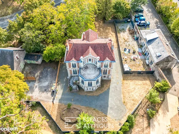 Villa 16 pièces 482 m²