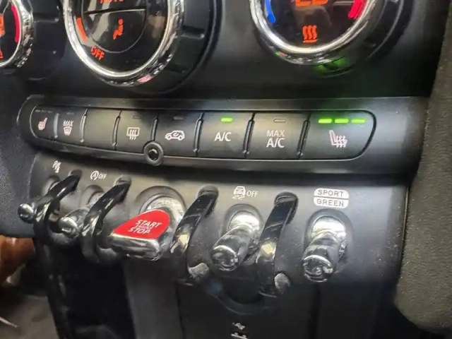 Mini Mini cabriolet cooper 136 ch dkg7 — photo 35