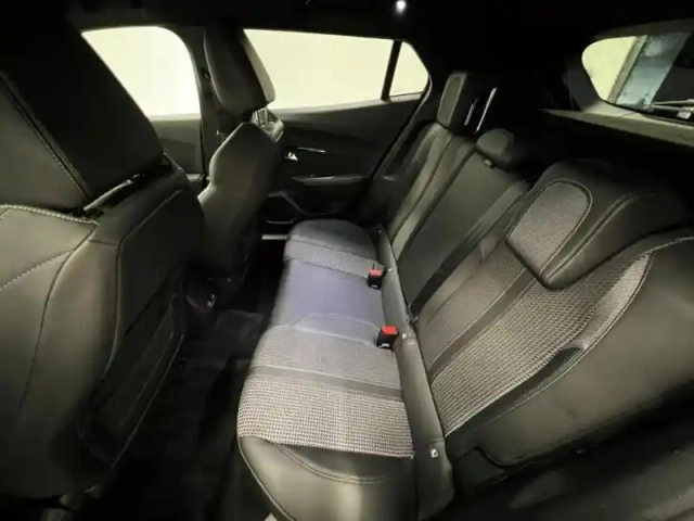 Peugeot 2008 1.2 puretech 130ch s&amp;s gt — photo 8