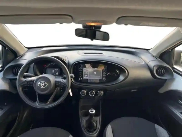 Toyota Aygo x 1.0 vvt-i 72ch dynamic — photo 10