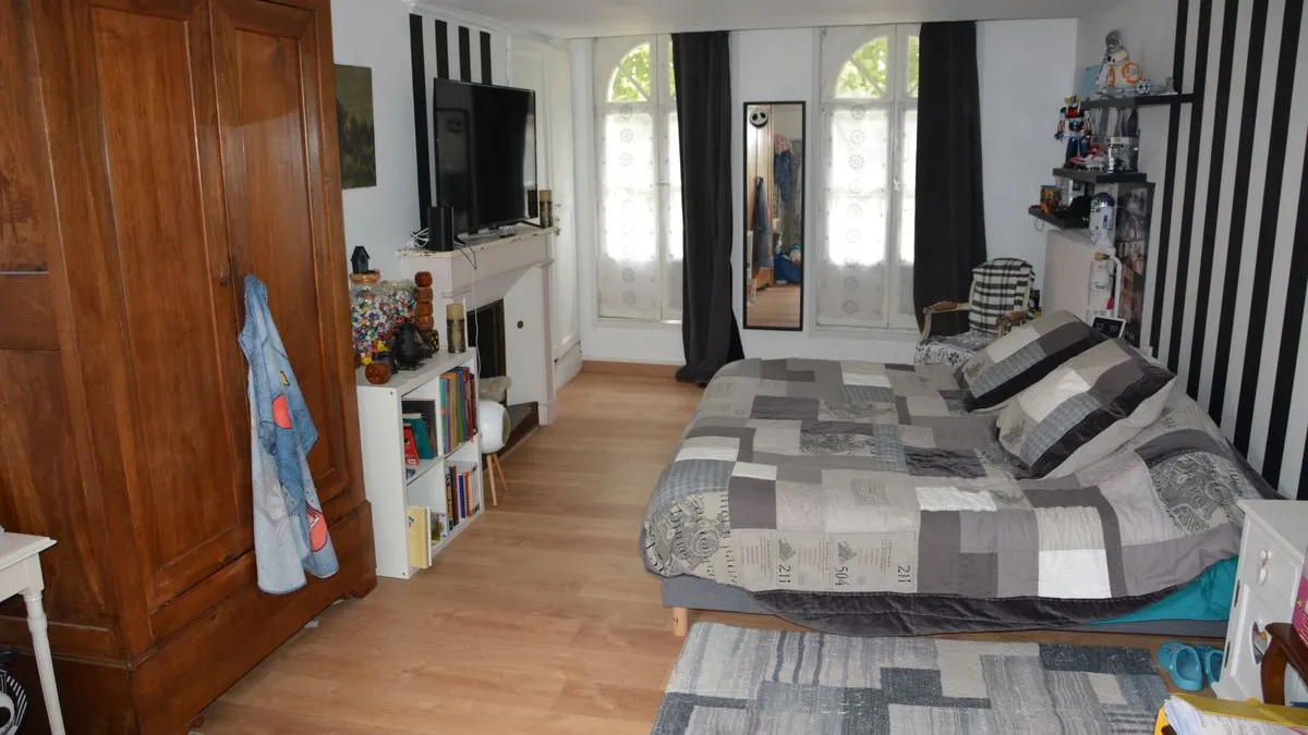 Photo 1