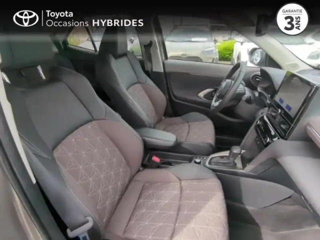 Toyota Yaris cross 130h collection awd-i mc24 — photo 6