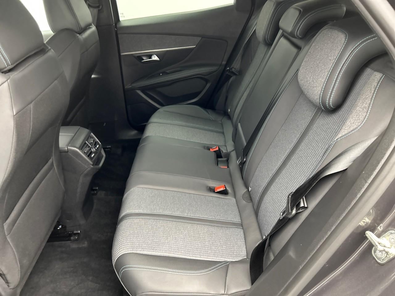 Peugeot 3008 bluehdi 130ch s&s eat8 allure pack — photo 13