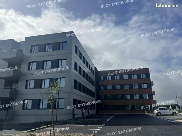 Bureaux 894 m²