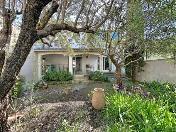 Maison de ville - Quartier Saint-James - 115 m² - Garage, terras