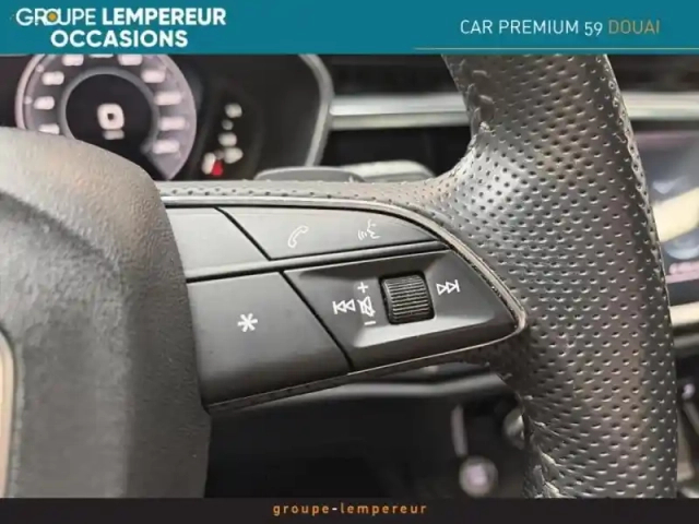 Audi Q3 35 tdi 150ch s line s tronic 7 — photo 10