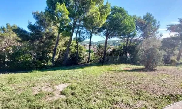Terrain 400 m²