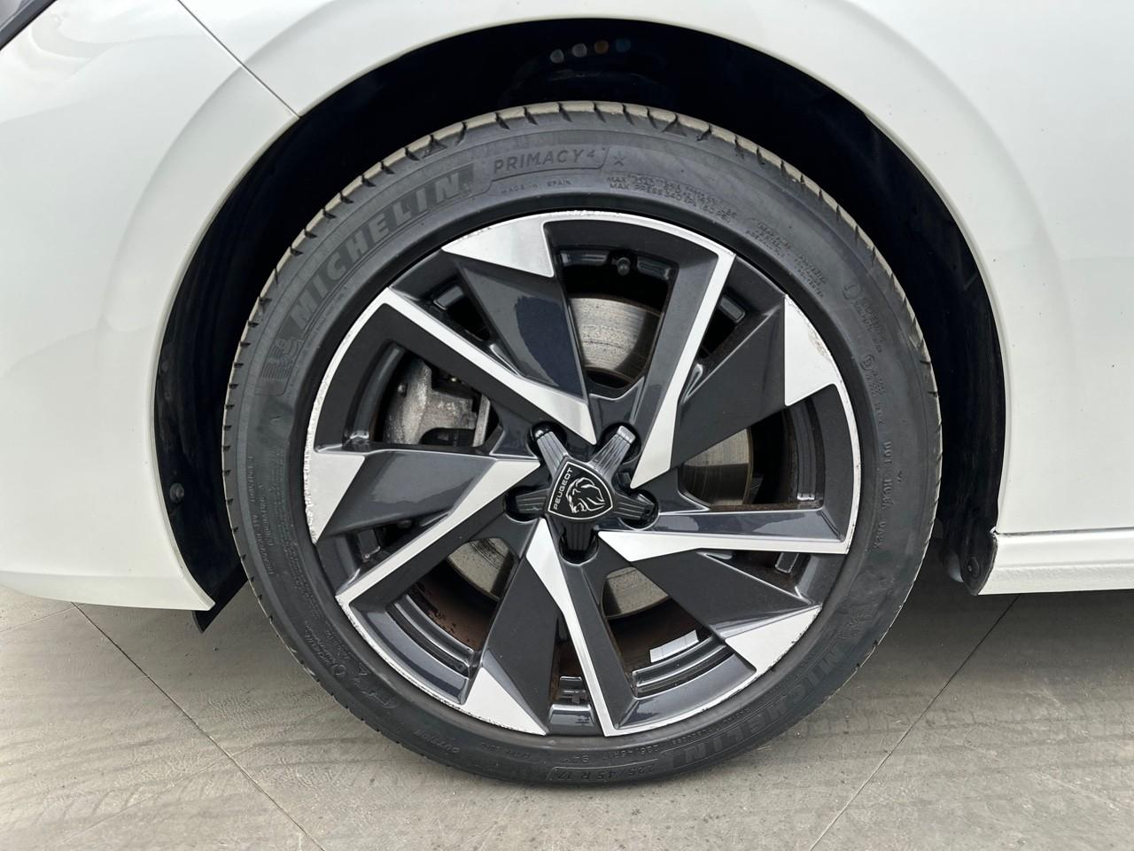 Peugeot 308 phev 180 e-eat8 allure pack — photo 14