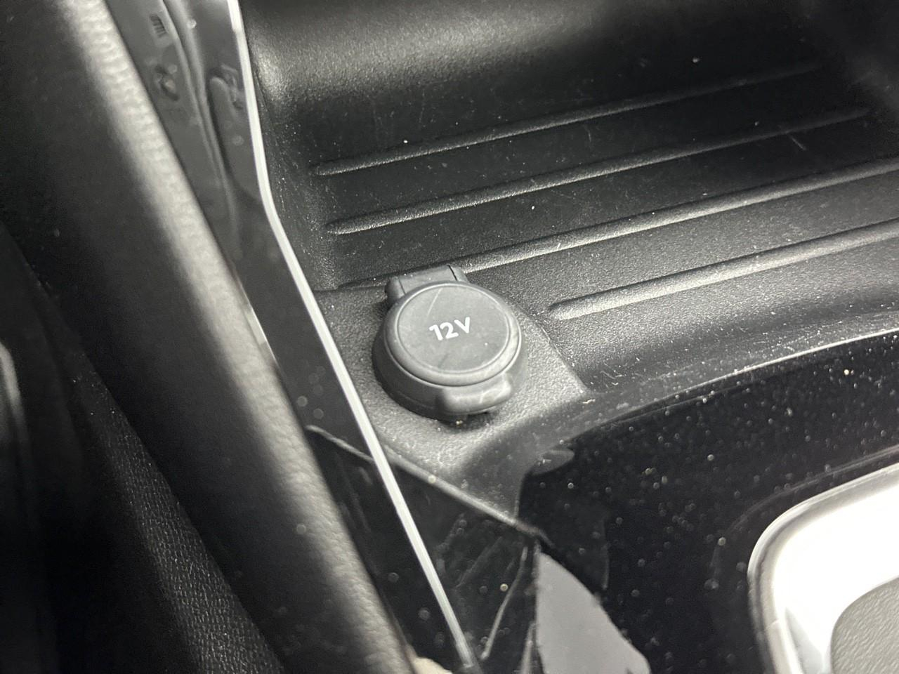 Peugeot 2008 puretech 130 s&s bvm6 allure pack — photo 29