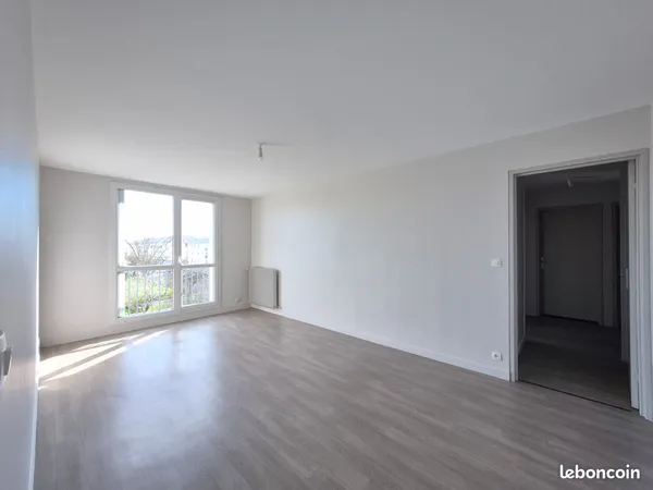 5 pièces de 93m² - à côté du Tram