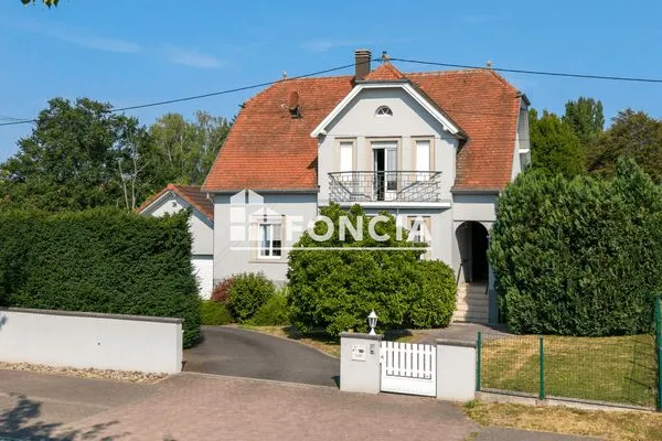 Maison 8 pièces 174 m²