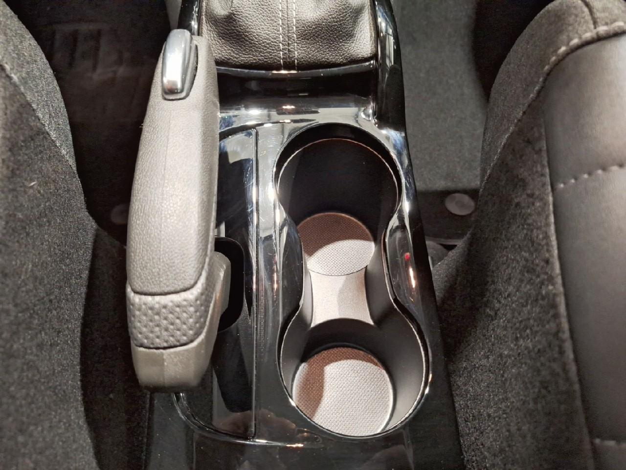 Citroën C3 Aircross puretech 130 s&s eat6 shine pack — photo 18