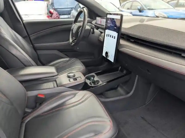 Ford Mustang mach-e 351ch extended range 99kwh awd 9cv — photo 12