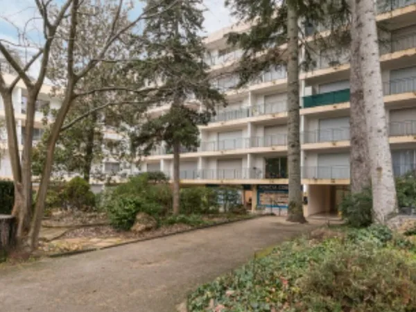 Vente studio meublé 2* A greoux les bains 30m2 avec loggia