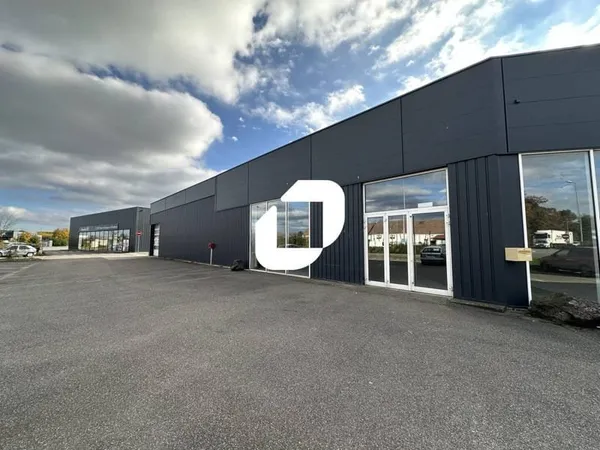 Local commercial 518 m²