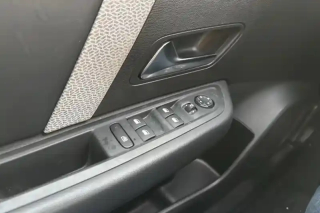 Citroën C4 puretech 130 s&amp;s eat8 — photo 49