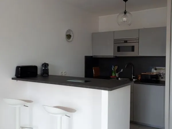 Location à l'année studio meublé