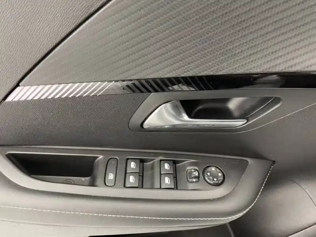 Peugeot 208 puretech 100 s&amp;s eat8 — photo 32
